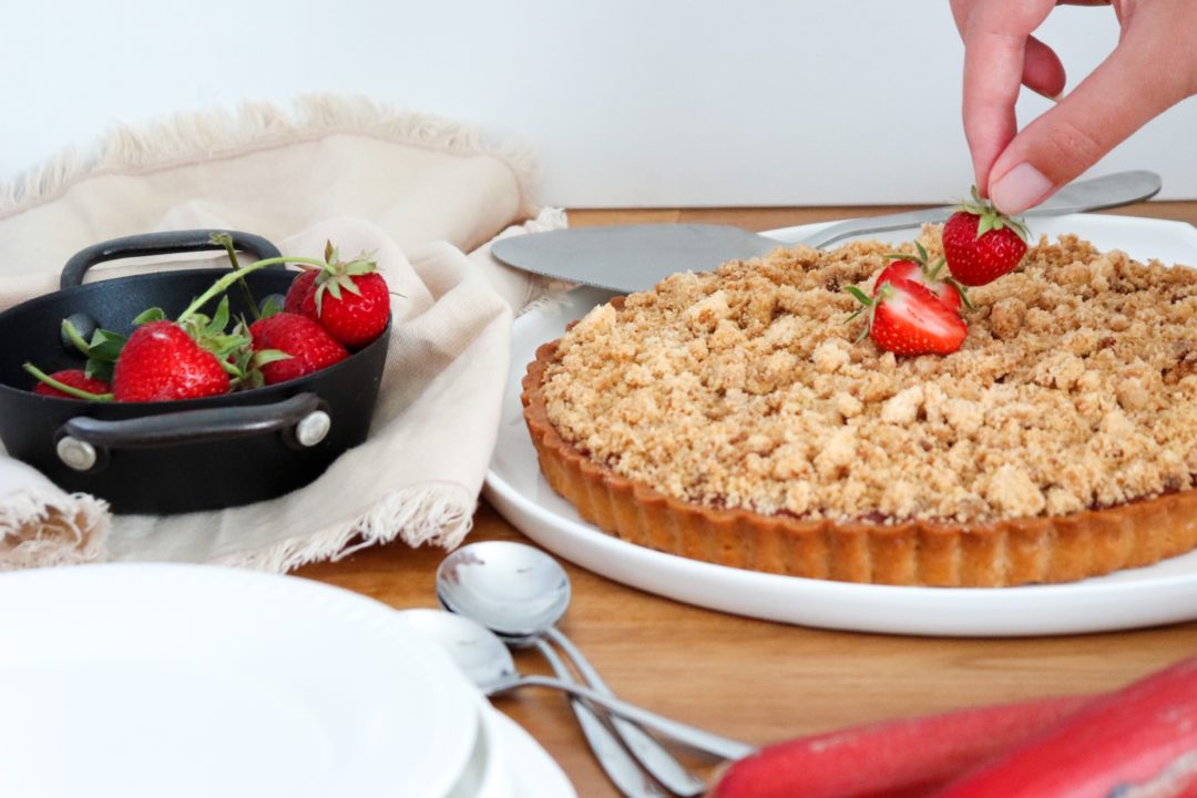 tarte aux fraises rhubarbe façon crumble recette patisserie léa patisseries inspirées